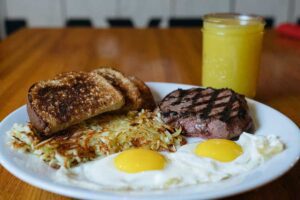 Wisconsin-Machine-Shed-Pewaukee-breakfast