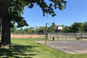 pewaukee-village-park